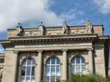 Palais universitaire : statues d'érudits