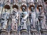 Cathédrale Notre-Dame de Strasbourg : piédroits de l’ébrasement gauche du portail central de la façade occidentale - Photo Marie-Georges Brun