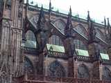 Cathédrale Notre-Dame de Strasbourg : pinacles surmontant les culées des arcs boutants de la nef sud - Photo Marie-Georges Brun