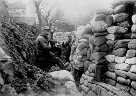  Tranchée allemande conquise dans l'assaut de Carency (Pas-de-Calais). 