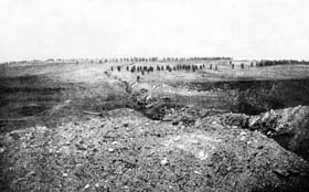 Bataille de champagne, 25 septembre. Troupes de poursuite  derrière la ligne d'assaut. 