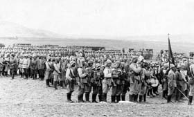  Troupes turques rassemblées dans la vallée de Jezreel (Galilée) en vue de préparer l’attaque du canal de Suez. 