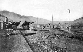 La gare de Thann après les premiers combats d’août 1914. La ville sera détruite, mais restera française durant toute la guerre, devenant même « capitale » de l’Alsace libérée… 