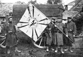 Saint-Blaise : le drapeau du 49è régiment Bavarois pris par les chasseurs à pied français le 15 août 1914.