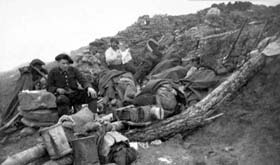 Lingekopf, janvier 1915 : poste avancé du Combekopf. Les Alpins se reposent avant un énième assaut. 