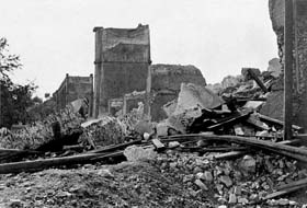 Dannemarie. Le viaduc détruit par les obusiers allemands de 420mm.