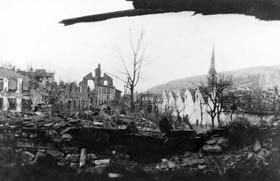 	Sondernach. Février 1918. Panorama du village bombardé.