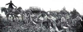 Batterie allemande en mouvement en Lorraine, août 1914.