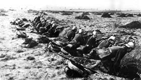 Infanterie allemande dans une tranchées, quelque-part en Lorraine.