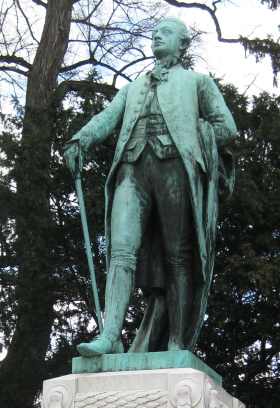 Statue de Goethe devant le palais Universitaire, à Strasbourg