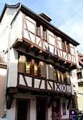 Deux étages en large encorbellement <br />84 Grand’Rue - Colmar - Photo M.-G. Brun