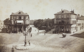 Place de la République et square de la Bourse 