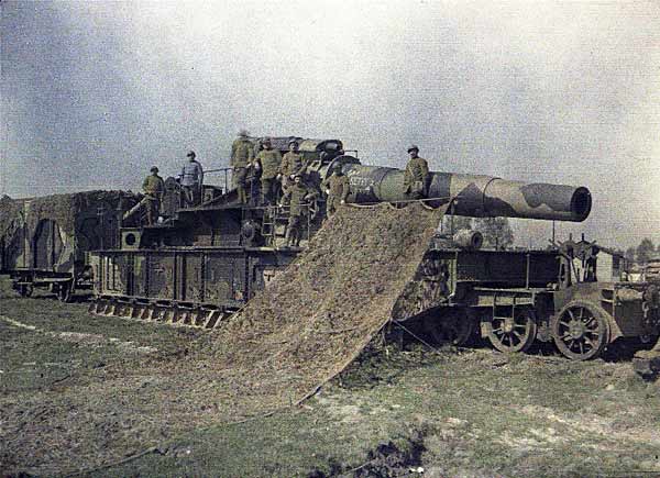 Artillerie lourde française sur voie ferrée (Noyon, Oise, 1917)