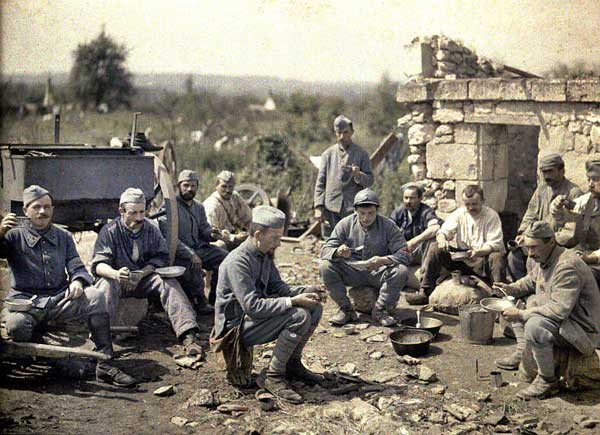 Déjeuner des soldats (Nord de la France, 1917) 