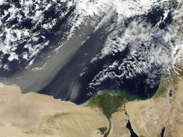 Égypte : sable et poussière du Sahara 