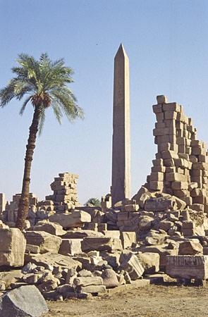 Karnak : obélisque Thoutmosis Ier 