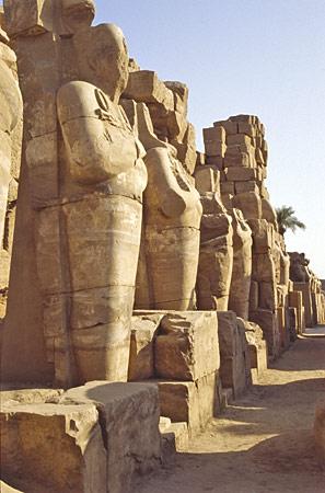 Karnak : piliers osiriaques   