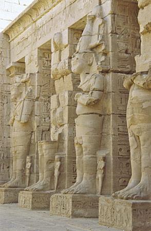 Medinet Abou : piliers osiriaques