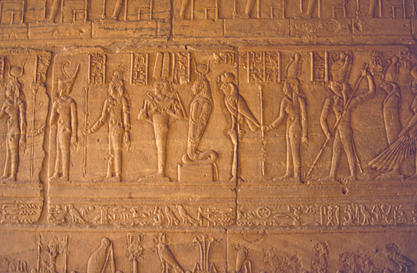 Philae : reliefs muraux 