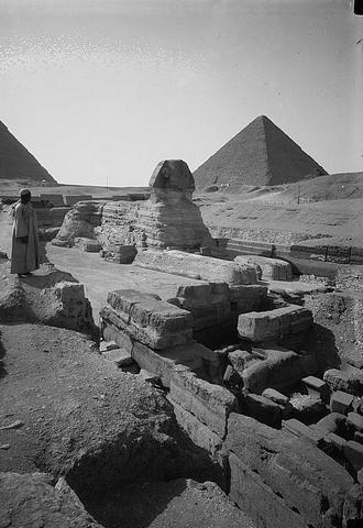 The Sphinx and two pyramids