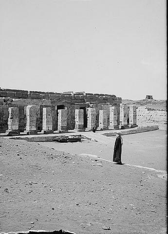 Abydos : general view of Temple of Sethos I