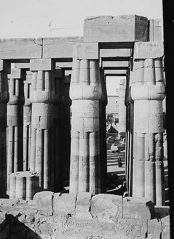 Luxor : temple of Luxor - hypostyle hall  