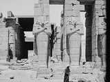 Thebes : near view of statues of Ramses II in the Ramesseum