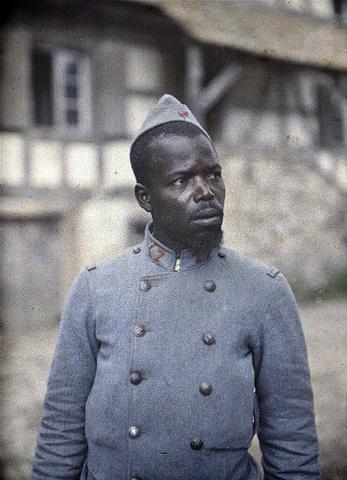 Sar Amadou, militaire du 7e régiment d'artillerie ou d'infanterie de marine (Ballersdorf)