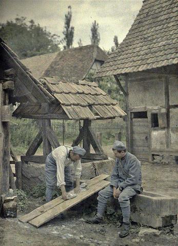 Militaire faisant la lessive (Gildwiller)