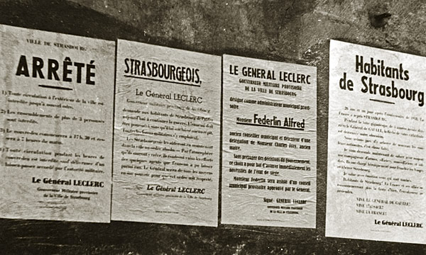 Affiches signées du général Leclerc sur les murs de Strasbourg 