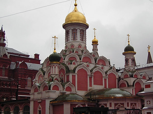 Place Rouge : cathédrale Notre-Dame de Kazan 