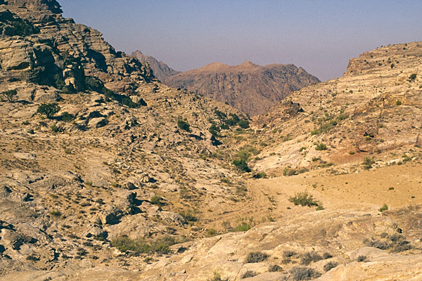 Panorama sur les montagnes aux environs de Pétra 