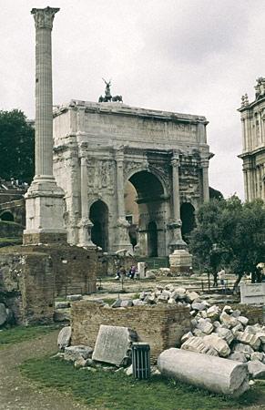 Colonne de Phocas et arc de Septime Sévère