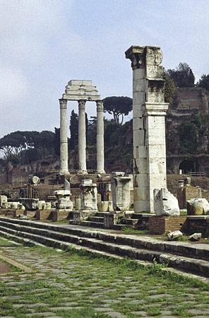 Temple des Dioscures et basilique Julienne