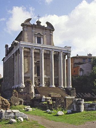 Temple d'Antonin et de Faustine : façade