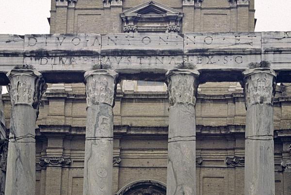 Temple d'Antonin et de Faustine : dédicace