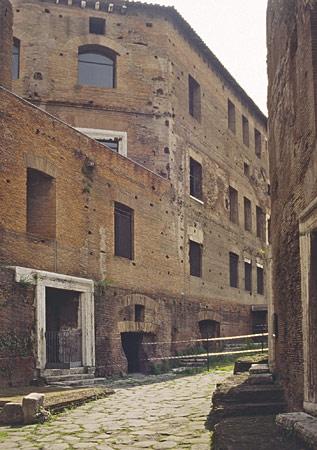 Forum de Trajan : marchés - via Biberatica