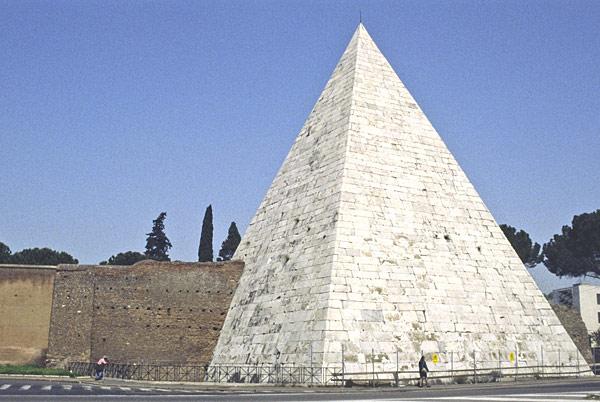 Pyramide de Caius Cestius