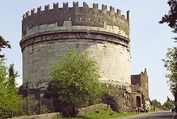 Via Appia : tombeau de Caecilia Metella 