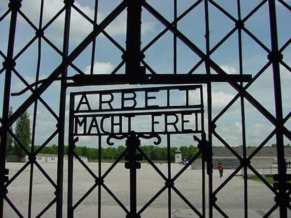 Entrée du camp de Dachau 