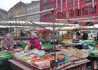 Straßenmarkt in Basel - Foto Steinbach