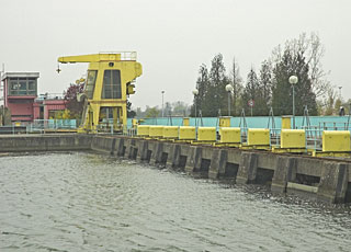 Wasserkraftwerk auf dem Rhein - Foto Henri Kniffke